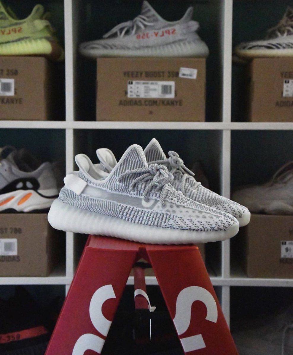 yeezy boost footlocker release