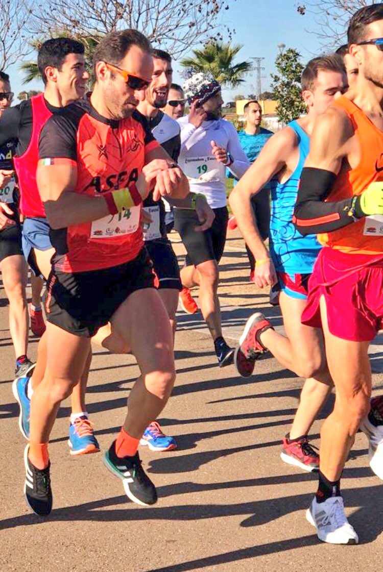 JuanParejoFdez's tweet photo. Acabando el año... Compartiendo podio con dos auténticas gacelas.Estupenda Mañana deportiva y solidaria a orillas del Guadiana con la San Silvestre pacense #Badajoz #Running #NaviRun 💫🏃‍♂️😃 https://t.co/8uDbOTBisQ