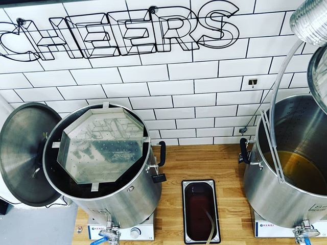 friediesbrewery's tweet image. Der #brautag lief gut. 35l #landbier sind im #unitank und der #glycolchiller bringt es nun auf 8°C Anstelltemperatur 😊👌
------------------------------------------------------------
#brewday went well. 35 liters Landbier are in the Unitank and my Glyc… bit.ly/2EZ3jVf