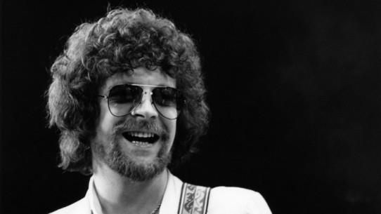 Happy Birthday Jeff Lynne 

ELO - Don\t Bring Me Down

 