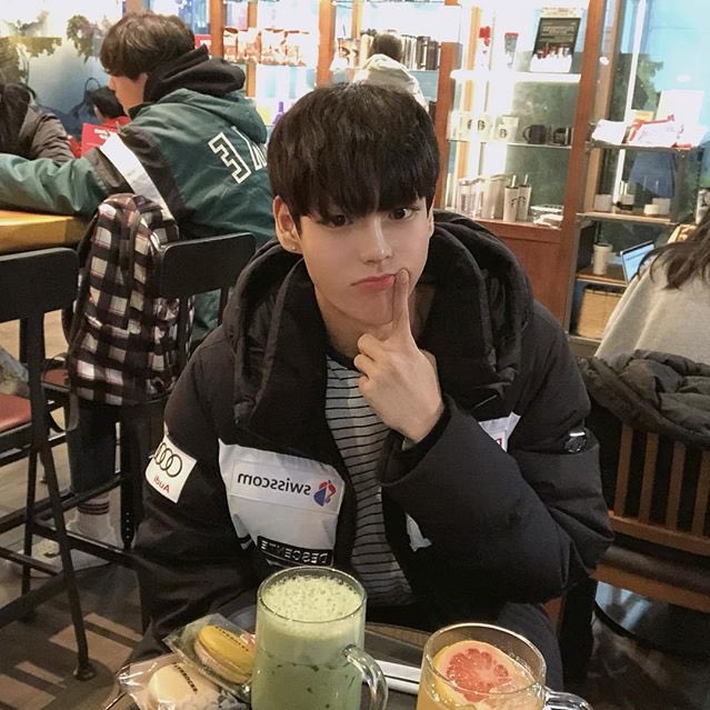 UlzzangDaily's tweet photo. Food date with him? 😍💕

Name: Kim Song Hwan
Instagram: hsoun9

#KoreanBoy #KoreanUlzzang #Oppa #UlzzangBoy #Ulzzang ✨ https://t.co/m6OlmAXnEc