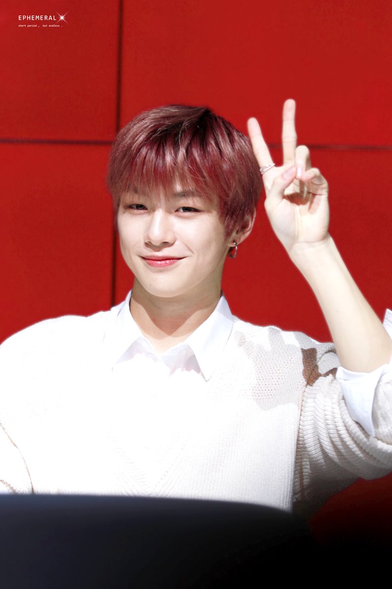 ephemeral__95's tweet photo. 181217 랩팬싸 HQ
브이(∪.• ω • ∪)💞
#강다니엘 #KangDaniel #워너원 #WannaOne https://t.co/zbWjwXJj8e