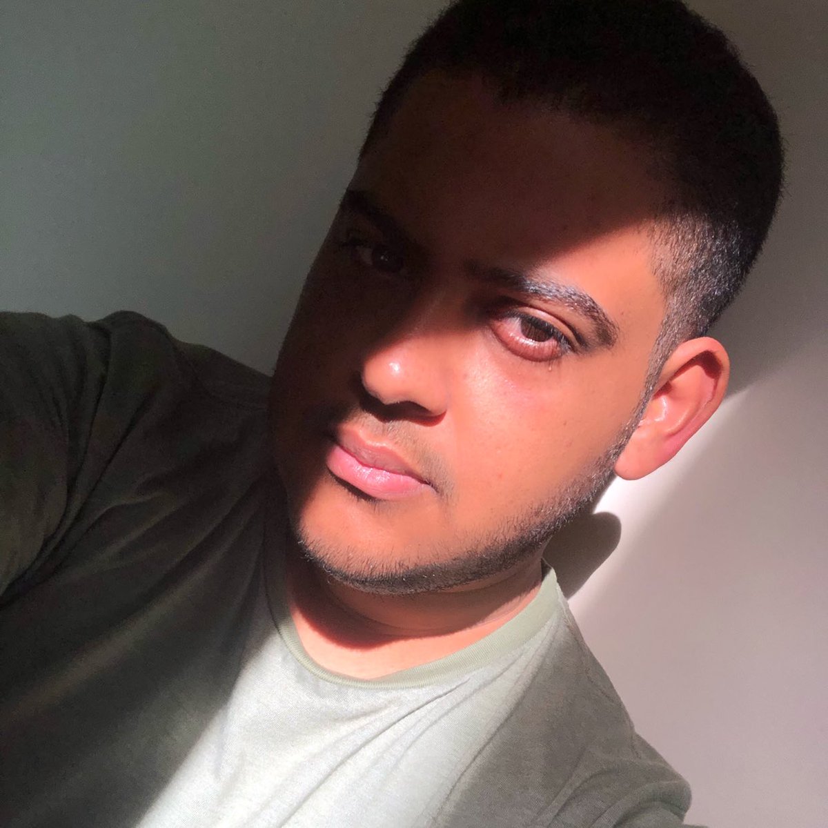 renan_crqr's tweet photo. 🧔🏽☀️ #solando https://t.co/qxTK7jdQ1c