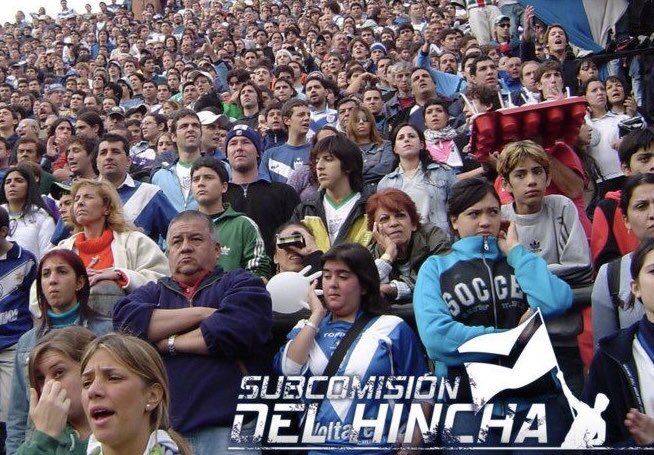 MBonafiglio's tweet photo. Pasaron 14 años, 194 víctimas en #Cromañón. Maria presente ⚪️🔵⚪️ (30/12/2004-30/12/2018) @Velez @VelezSCH https://t.co/nLs4IoVAzR