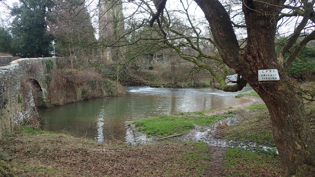 OllyPJ's tweet photo. Possibly my final walk of 2018:
Following the #TwoRiversWay and River Chew east from #Pensford this morning. https://t.co/If4Ph2RZYv