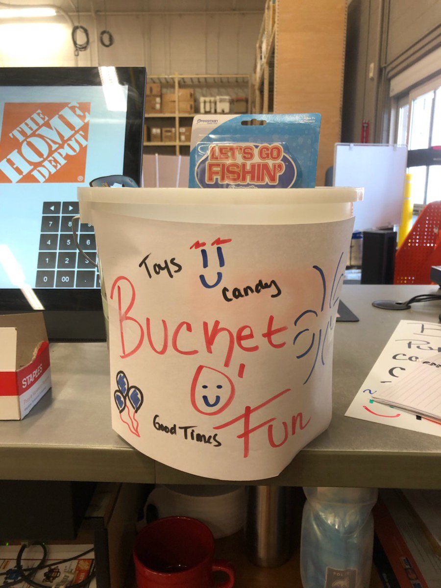 THD_WillistonVT's tweet photo. Associates having fun in Williston with customer service! #DrivingCustomerService @whipplenh @marantes1 @PittsfieldPride https://t.co/O7mcXR0e4f