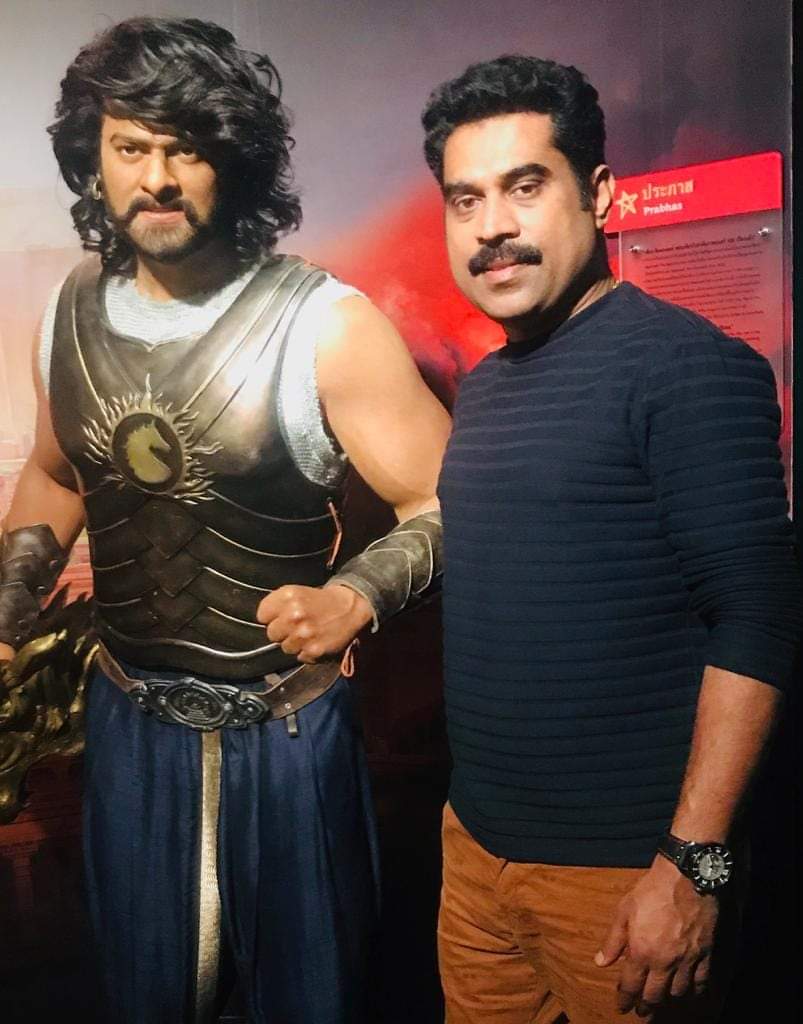PrabhasKeralaFC's tweet photo. Famous Malayalam actor #surajvenjaramoodu with our #Prabhas darling wax statue 😀😍 https://t.co/pFpCPc7lU0