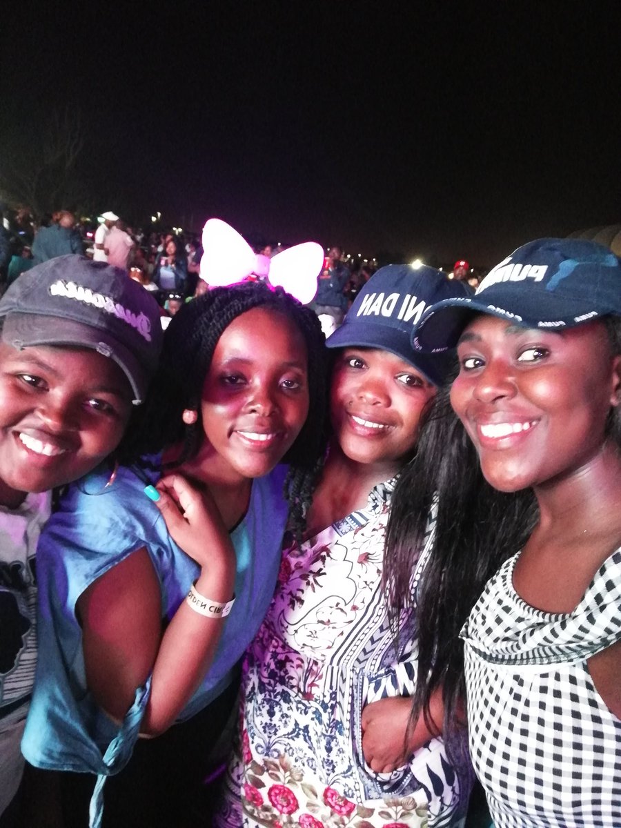 Khanyi_Mhlana1's tweet photo. Listening to @NaakMusiQ's set @ #Ebubeleni #EbubeleniMusicFest #Mamelani https://t.co/LxEnyPQkiR