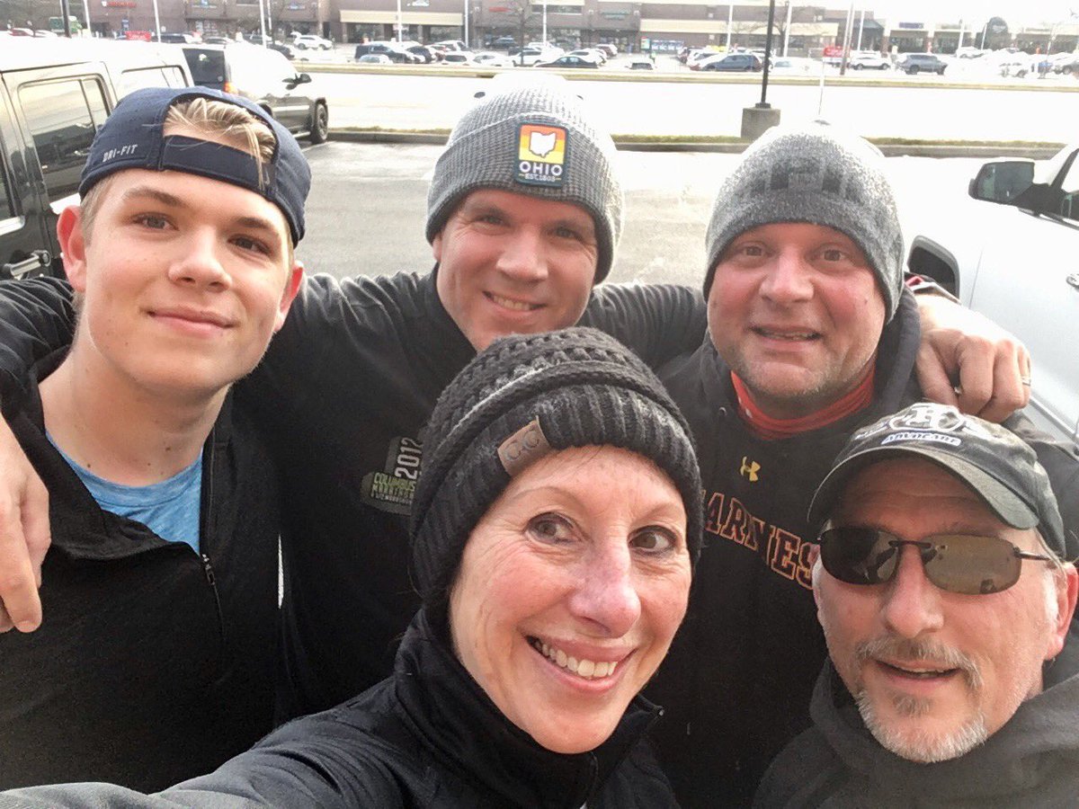 Flyerfancinci's tweet photo. Running soothes my soul; running with friends fills my soul. #pigtraining #6milerun #running #starbucks #postrunsocializing https://t.co/zY14daLE5f