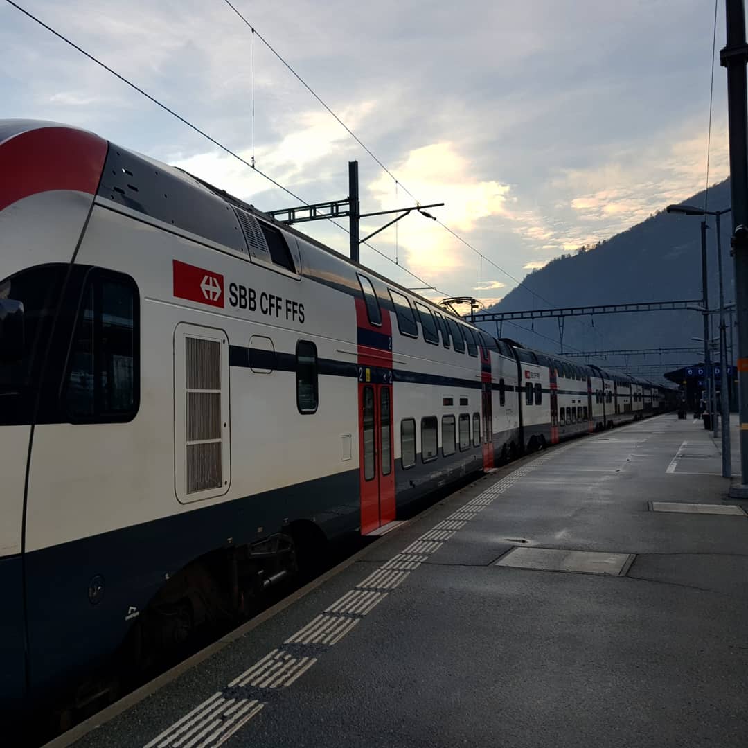 AtkosKhan's tweet photo. Meanwhile in Switzerland
#ir90 #stadler #kiss #sbb https://t.co/87RBNpHbU8