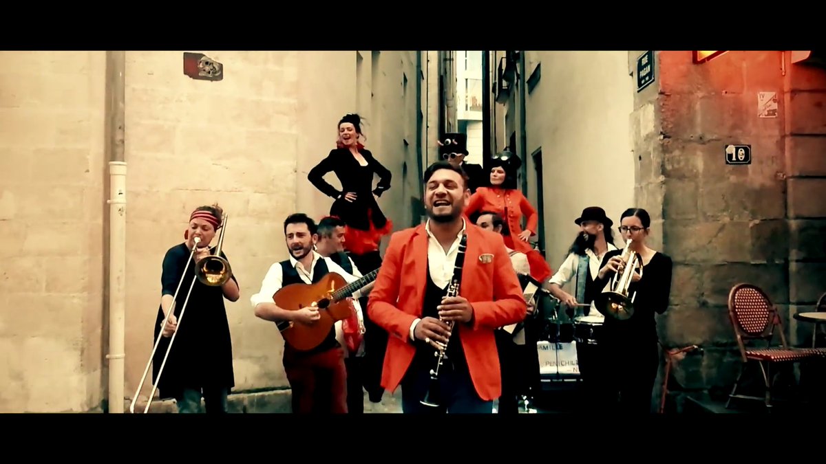 BalkanikProject's tweet photo. @BalkanikProject vous souhaite des magnifiques fêtes de fin d'année!
@balkanobisous https://t.co/WkkkXMxow5