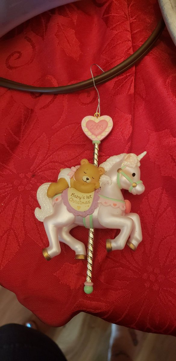 KerriDavidson88's tweet photo. My daughters first Christmas ornament....guess shes always been a unicorn person. #almostdoubledigits #staupgrowingup https://t.co/a8sC5V5xcv
