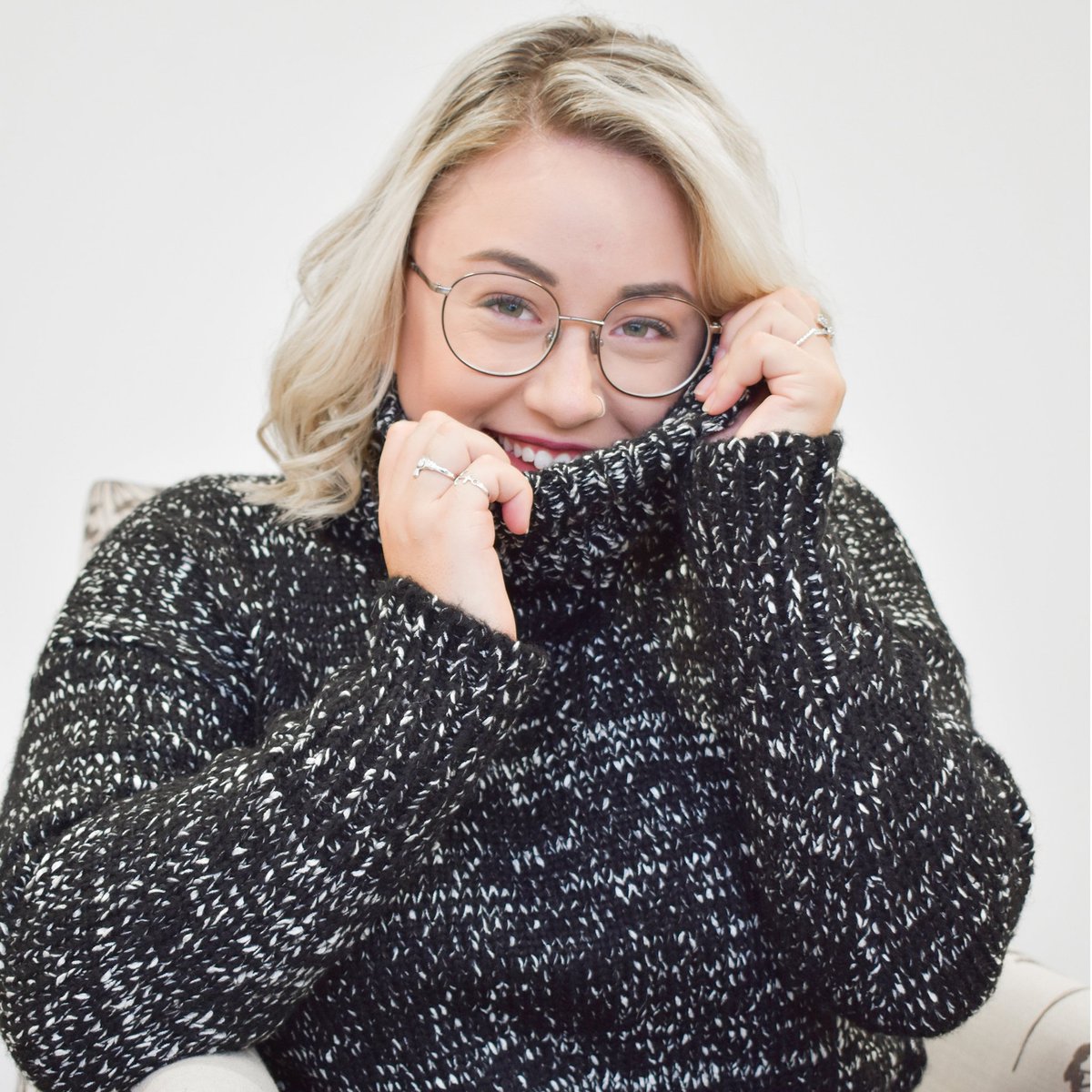 shopsomewhere's tweet photo. Heartbeats Sweater Black worn by @thefairheaded. Who doesn't love a turtleneck for winter?

#shoplocal #toronto #canada #fashion #ootd #photooftheday #style #trend #sweaterweather #stylish #fashionista  #winter #cozy #winterfashion #winteroutfit #shoplocal https://t.co/prQ98p68Fi