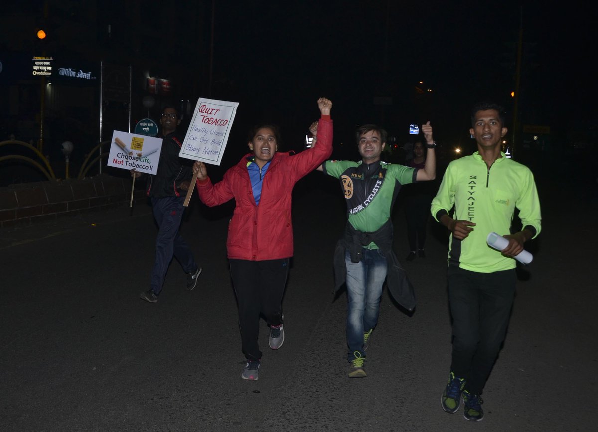 InfoNashik's tweet photo. #Join_The_Change #NightRun  मध्ये मोठ्या संख्येने नाशिकर आबालवृद्ध सहभागी
@ravindersingal @Brijeshbsingh @HManavata @nashikpolice @MahaDGIPR @Ranjitpatil_Mos https://t.co/qhajJG88xI