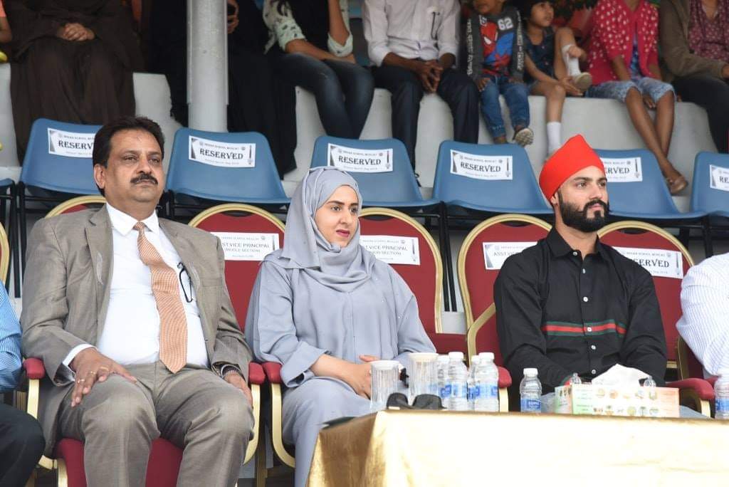 ImJatinder10's tweet photo. Indian School Muscat Annual Sports Day Guest of Honour!!! It feels so great to see the enthusiasm of all the kids!! I remember my schools days when i use to perform drills in front of the crowd!!! #IndianSchoolMuscat #GuestOfHonour #ProudISMite #ISMAlumni
#JatinderSingh https://t.co/M9DVAhzZ3k