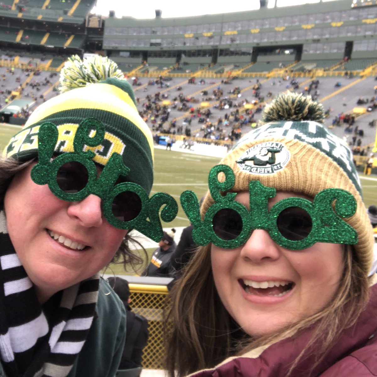 GAPTXGAL's tweet photo. #getloudlambeau #texasinthetundra https://t.co/3WzE3CjUGA
