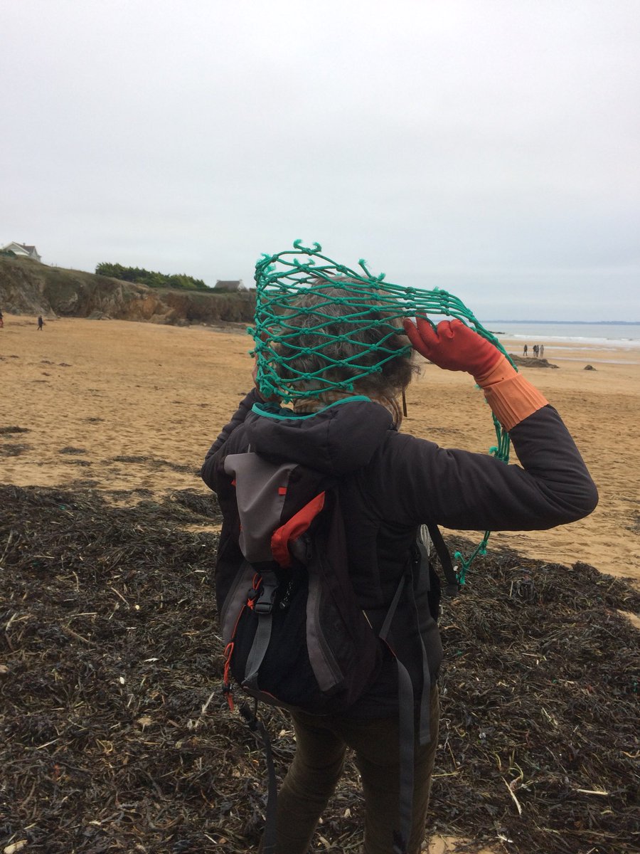 CCarnoet's tweet photo. Merci @kerou pour ses collectes quotidiennes à #cloharscarnoet #finistere #Bretagne #2minutebeachclean #plasticpollution #ECONetizens #dechetsmarins #beachcleaners #beatplasticpollution #1walk1waste #1ballade1dechet #nettoyagedeplage #pêche https://t.co/LhQ7c7wCFY