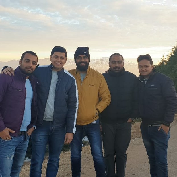 AvinashMatta5's tweet image. फूलों की #महक को चुराया नही जाता,
#सूरज की किरणों को छुपाया नही जाता,
कितने भी दूर रहो ए #दोस्ती,
तुम #दोस्ती में आप जैसे #दोस्त को भुलाया नही जाता..!