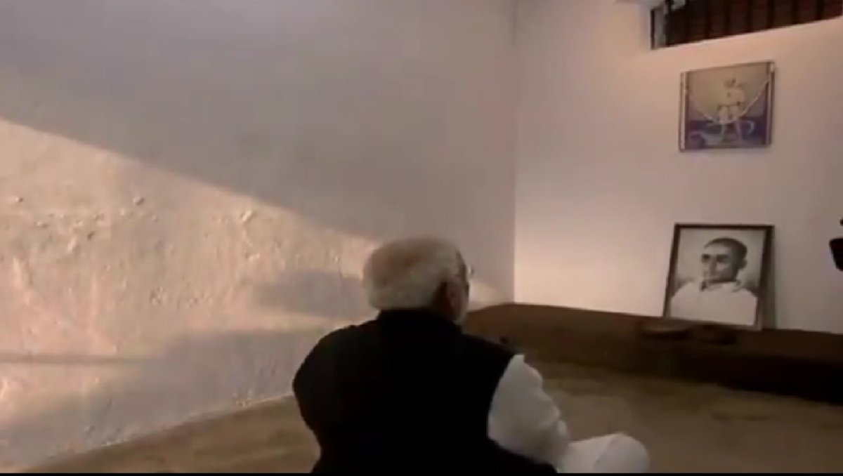 NewIndia_2017's tweet photo. Cannot imagine any other PM doing this.

#PMInAndaman 
#VeerSavarkar https://t.co/scbLsv7iuo