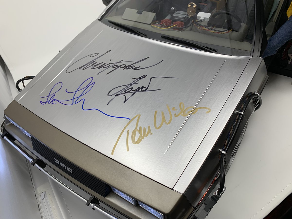 バックトゥーザフューチャー2 デロリアン　ドク、ビフ、ロレイン、サイン入り バックトゥーザフューチャー2 デロリアン ドク、ビフ、ロレイン