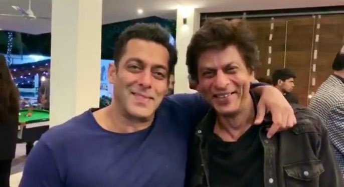 salmanuniv's tweet photo. Brothers for life ❤️ @BeingSalmanKhan @iamsrk https://t.co/5JtmKcRuS0