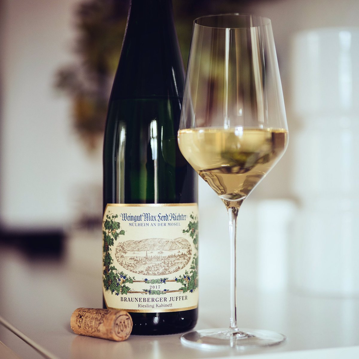 Rieslingheroes's tweet photo. We are enjoying a nice #moselle #kabinett today 👏
We are having the #maxferdrichter #brauneberger #juffer Kabi 2017 #riesling 😊 Notes on Insta 👍.
Very delicious! 🚀 Tasted in “Weisswein” glass from #zaltoglass 🥂 #wine #winelover #sommlife #sommelier #somm #wineo #wein #vino https://t.co/0stA7gPsYi