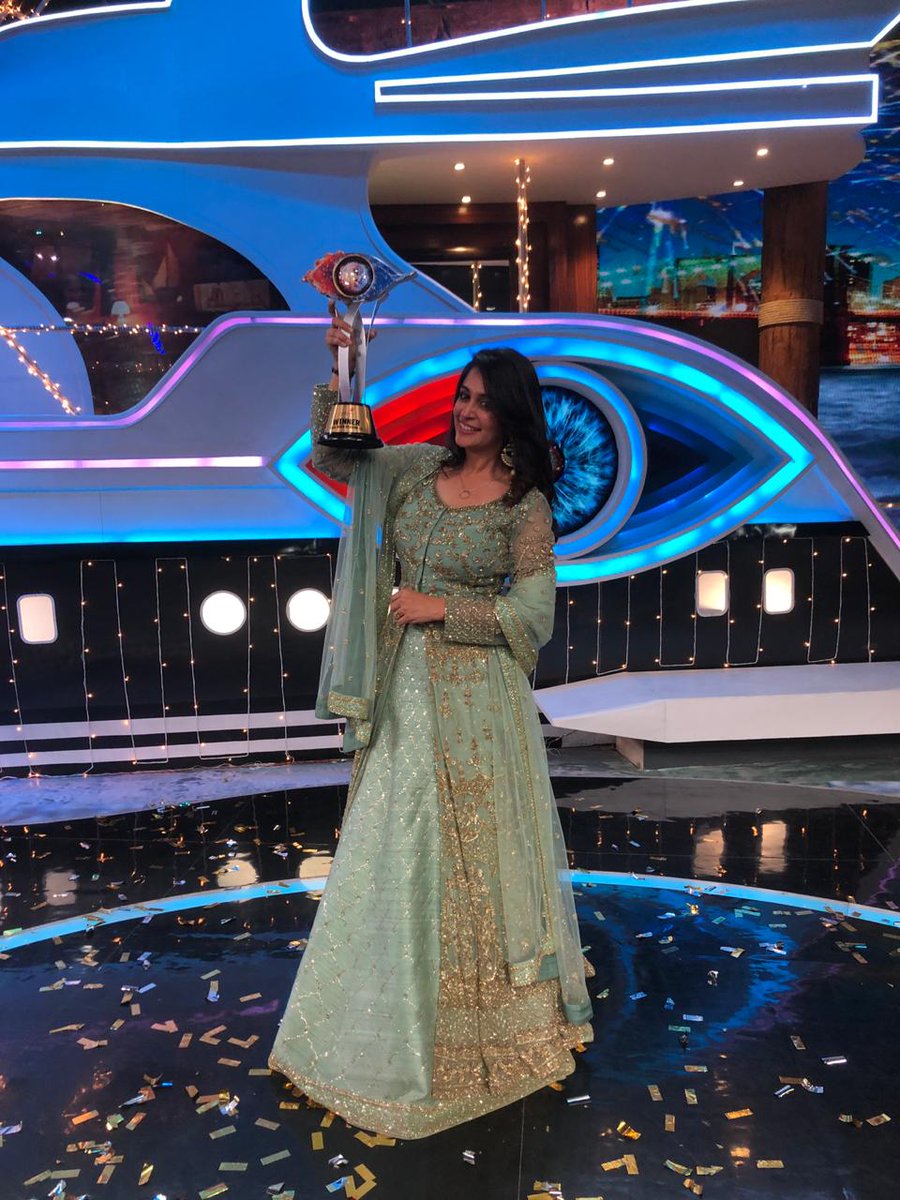mytentaran's tweet image. Dipika kakkar winner of #BB12GrandFinale Winner 
#SreesanthForTheVictory

#Sreesanth #DipikaKakar
#BiggBoss #BiggBoss12Finale
#BiggBoss_Tak #Bb12 
#SreesanthTheChampion
 #BB12GrandFinale #biggboss12 
#BiggBossFinale 

Pic credit @BiggBoss
#BiggBoss12Finale