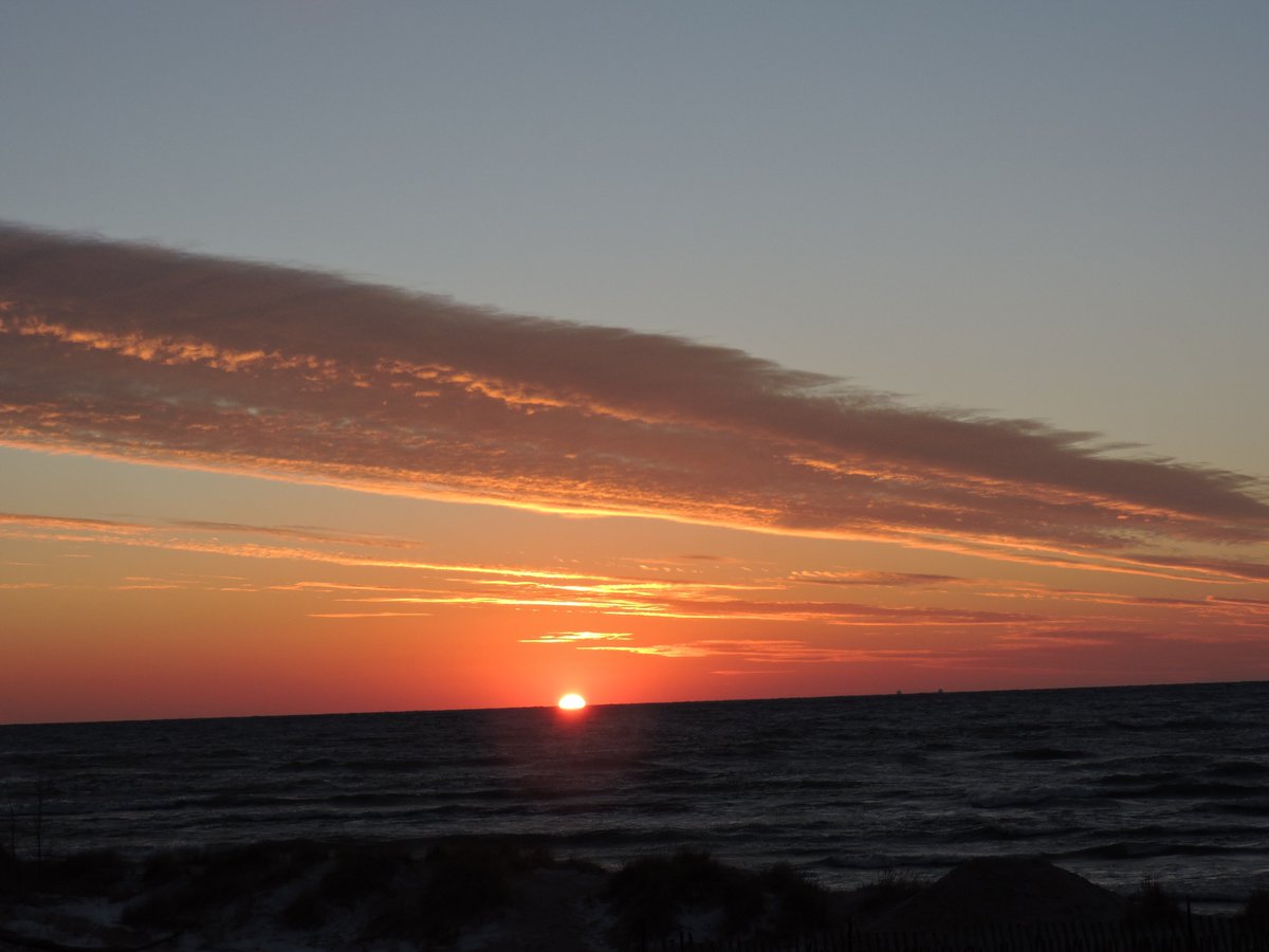 2016skipper's tweet image. 🌞Finally a descent sunset we actually had sun today