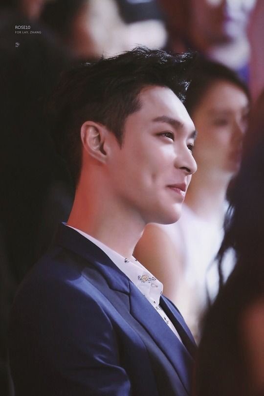 Quetza1485's tweet photo. Porque eres un gran cantante, excelente bailarín, increíble compositor,  inigualable actor, una persona disciplinada y un excelente ser humano , te amamos mucho 💕 #RespectForLayZhang  #RaveNow @layzhang @lay_studio @weareoneEXO https://t.co/OaDC71gYYr