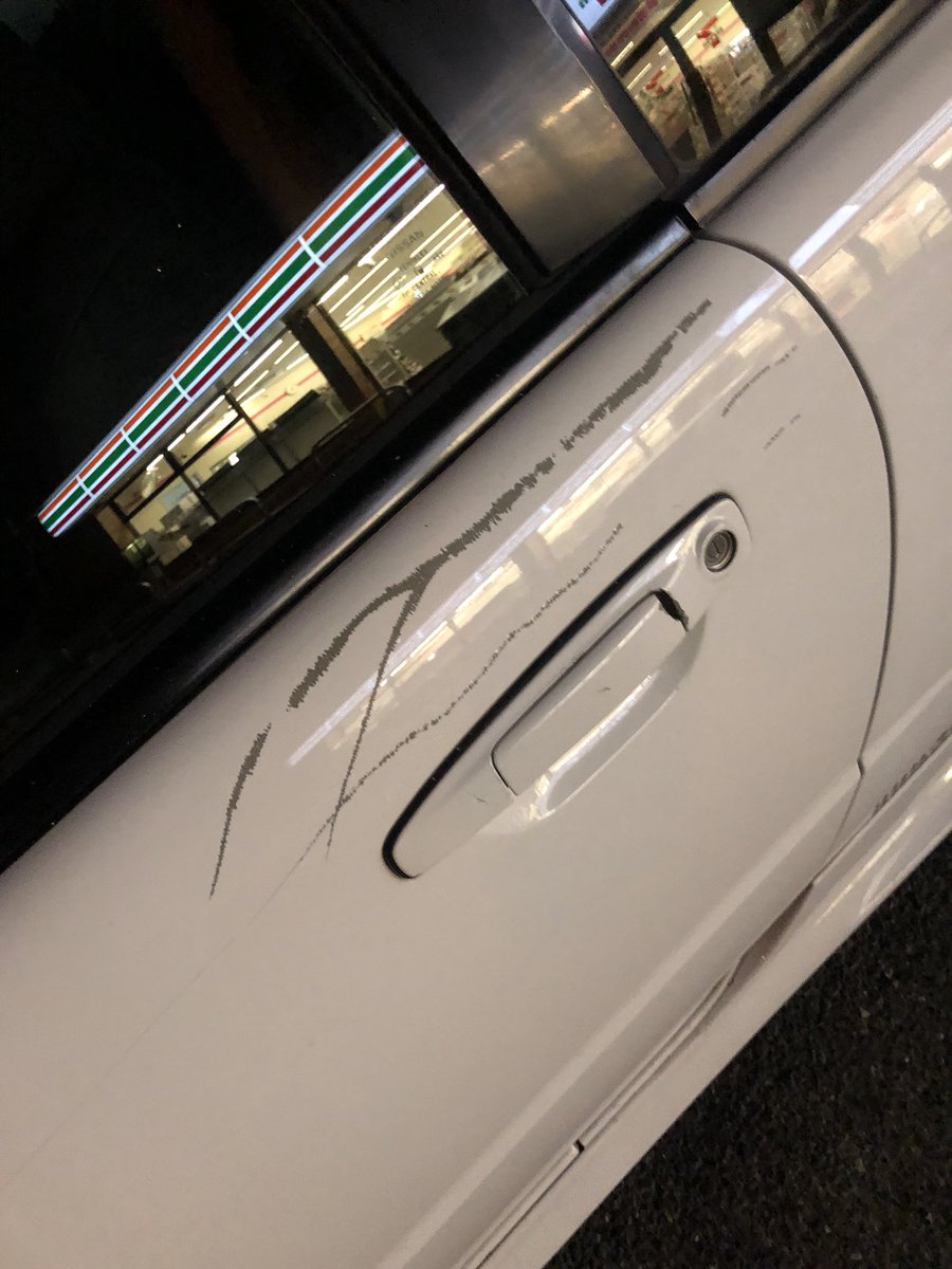 JZS171_JW3's tweet photo. 昨夜7時から2時までの間に誰かにイタズラされました
助手席側に何かで削った様な跡や、ドアノブが壊されていて、マフラーも上から踏んで落としてありました
もう許せません！何か情報がある方は連絡ください！
場所は知多市のショーパブキャッツの駐車場です！
♯拡散希望
♯車にイタズラ https://t.co/4S0ajKWb8T