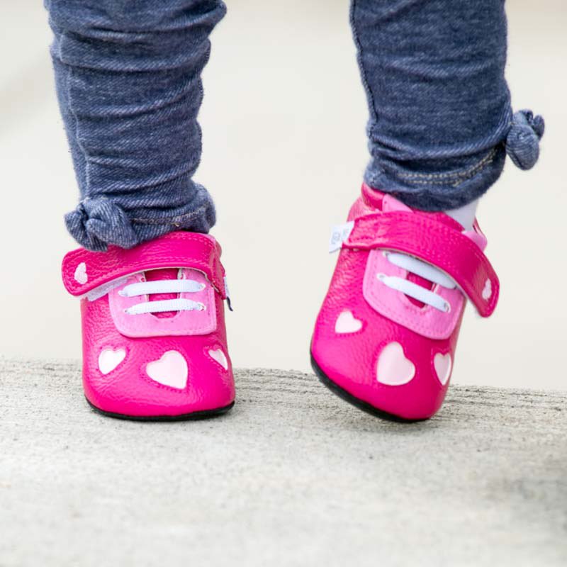 jacklily_shoes's tweet image. New year... new kicks 💕 “Ellie” heart My Mocs are 40% OFF until tomorrow! (So is every single style on our website!!) Snag your perfect pair at jackandlily.com! 
#newyearnewkicks #babyshoes #toddlershoes #jackandlilyshoes