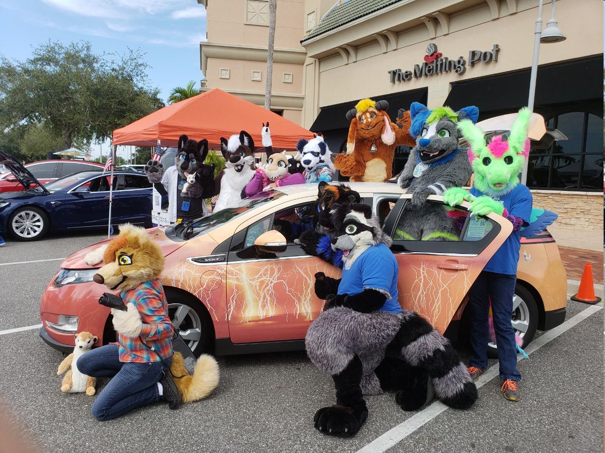 Deltsfurry's tweet photo. Done lots of events with @AgentofMirth these past few months! Pulled some of my favorite photos from those events out for a end of the year recap. It's been a ton of fun to go around and make people smile and laugh at these events. That's what I love about suiting! #aom2018 https://t.co/uc82lzhE7v