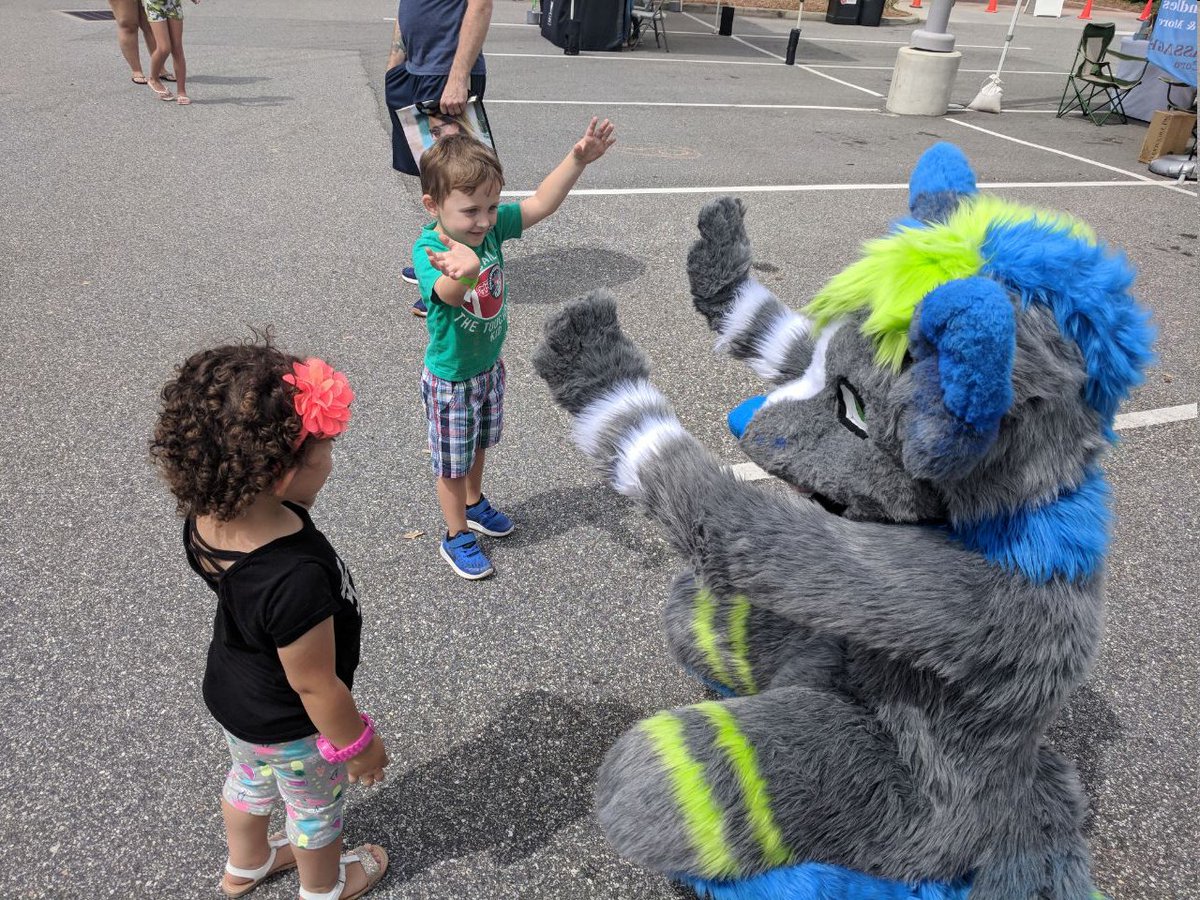 Deltsfurry's tweet photo. Done lots of events with @AgentofMirth these past few months! Pulled some of my favorite photos from those events out for a end of the year recap. It's been a ton of fun to go around and make people smile and laugh at these events. That's what I love about suiting! #aom2018 https://t.co/uc82lzhE7v