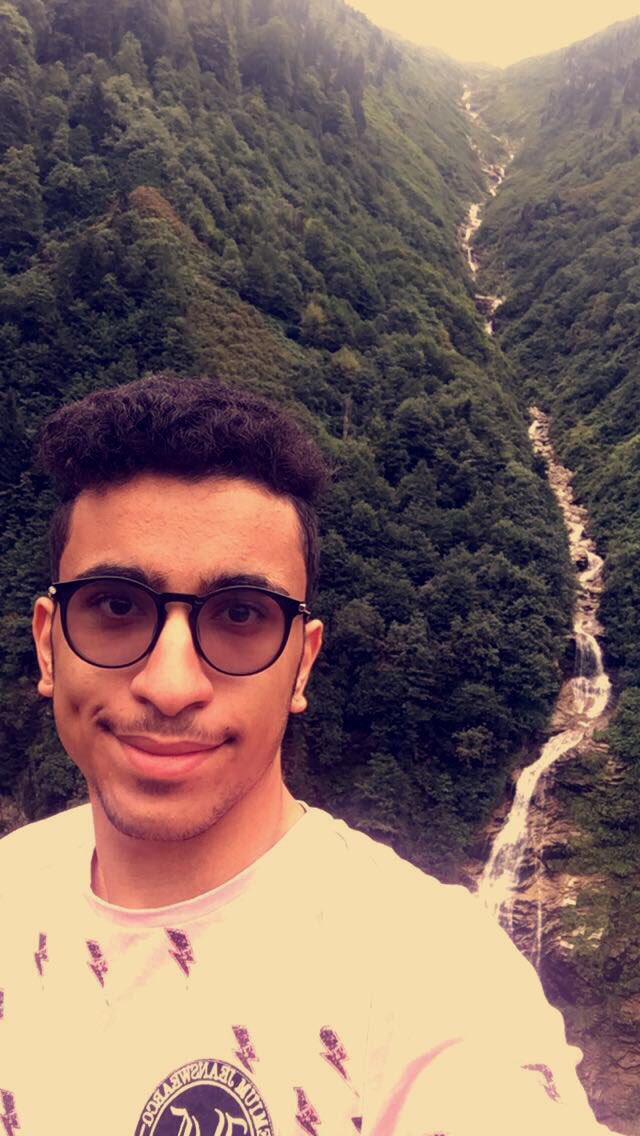 ASH99z's tweet image. #Best4of2018 
كنت سنة جميلة جدا 😍✋