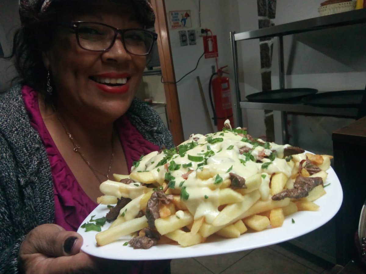 La Pica de Adela ahora esta en el Quisco colaborando con el Rincón Playero, vengan de paso para probar la comida mas exquisita que hay en el Quisco.