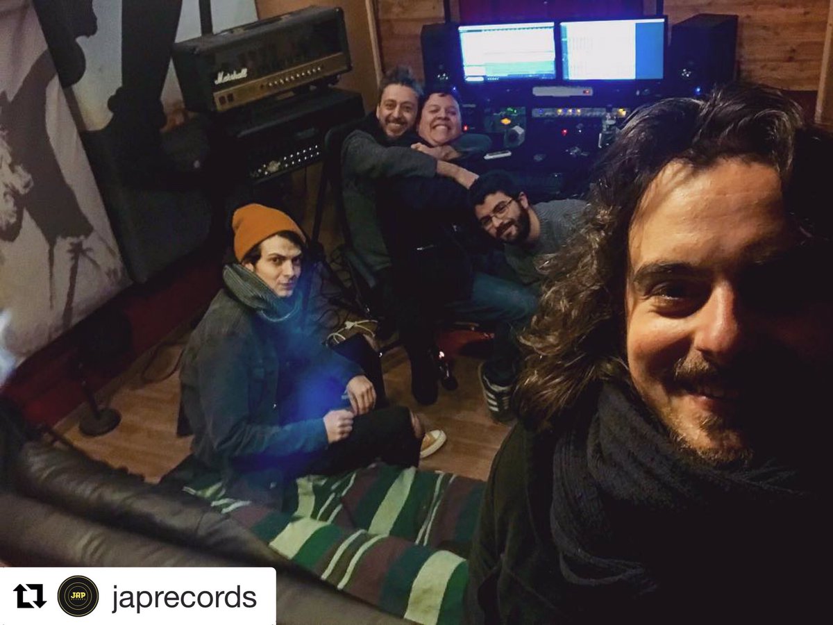 japrecordsdiy's tweet photo. Chiudiamo l’anno come lo abbiamo iniziato, a casa ( @jap_peru ).
C’è chi registra il nuovo album, chi prova con gli amici di una vita e chi fa progetti per le nuove uscite.
Tutti si sfondano di caffè. 

Auguri dal JAP! ♥️ 

#jap #recordingstudio #label #NewYear2019 #friends https://t.co/EUq27wUh0S