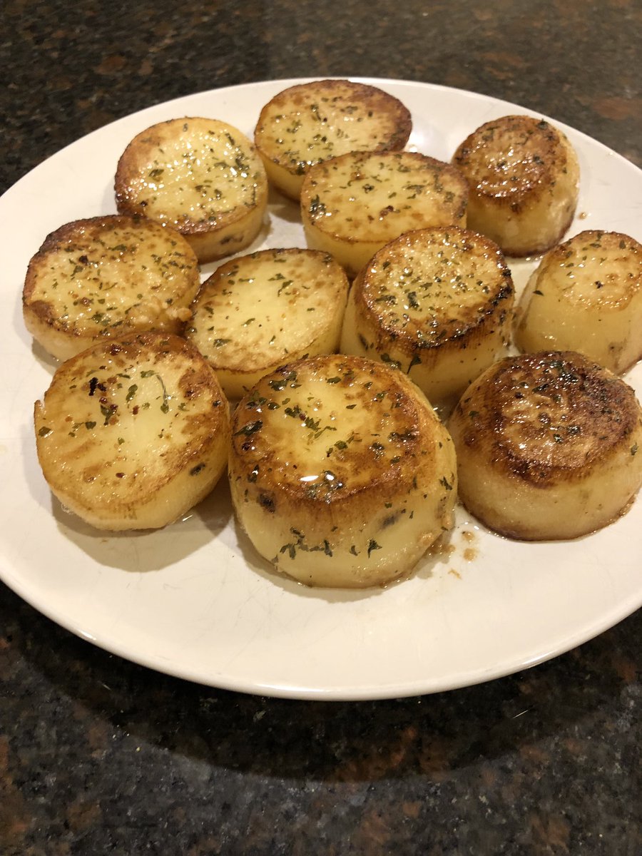 sarah_simme's tweet photo. @KatieLeeKitchen tried out your melting potatoes tonight. They are amazing!! #TheKitchen @Jim_Shell https://t.co/Ao3LneLA53