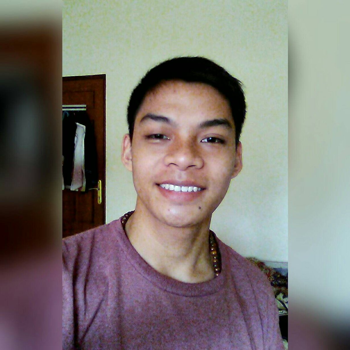 PutuAnggra's tweet photo. Just me 😐😐 https://t.co/xqRh6bLpgb