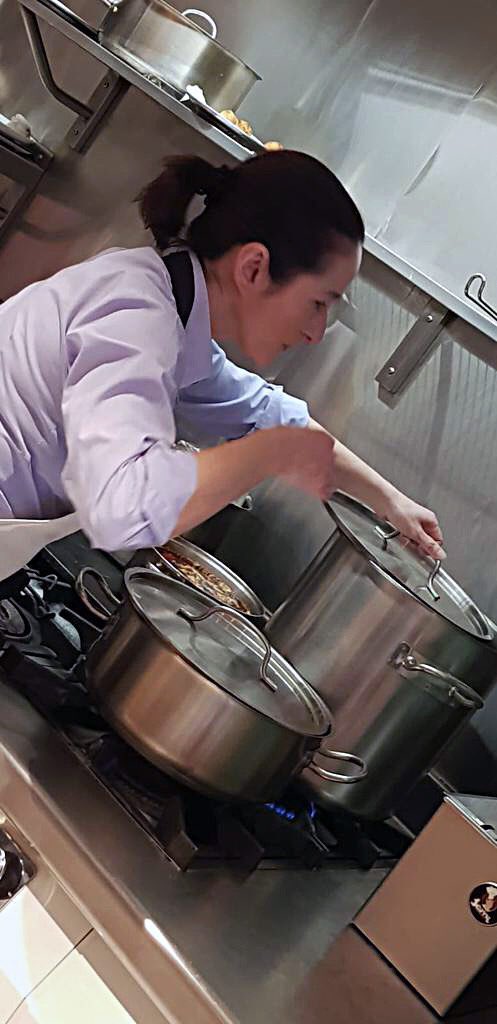 Hoy hemos dado nuestro último #CocidoMadrileño en la Calle Ibiza.
Pronto lo volveremos a servir en el número 4 de la Calle Recoletos.

¡Nos trasladamos! 😊

#CocidoDeCarmen #CarmenCarro #ProductObsesión