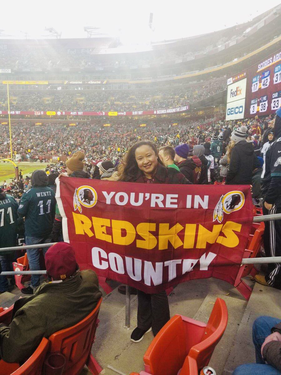 MsMilinda's tweet photo. Thanks 🙏🏾 @Ticketmaster for this amazing view and putting a smile 😊 on my sister’s face #TicketmasterNFLEntry #HTTR #PHIvsWAS #2018everyhomegamescompleted #SundayFunday https://t.co/Efpf5PAoUj