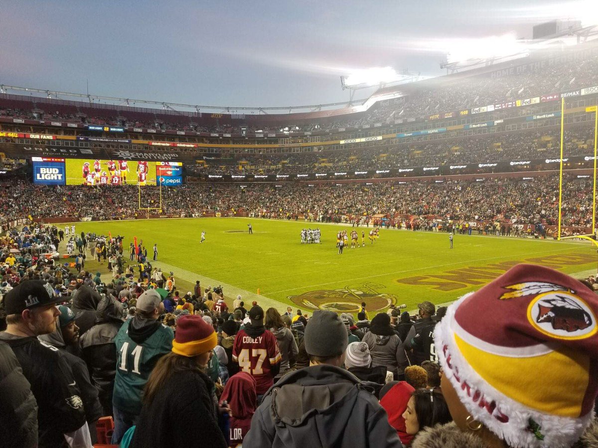 MsMilinda's tweet photo. Thanks 🙏🏾 @Ticketmaster for this amazing view and putting a smile 😊 on my sister’s face #TicketmasterNFLEntry #HTTR #PHIvsWAS #2018everyhomegamescompleted #SundayFunday https://t.co/Efpf5PAoUj