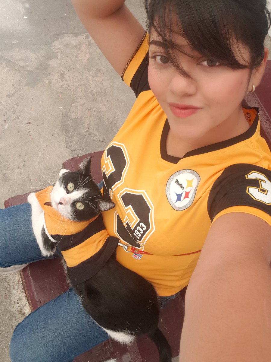 Mimibon29's tweet photo. @ritualnfl Apoyando a los Steelers!! #Laleydelmasfuerte #HereWeGo #MiRitualEs https://t.co/UoOW8co2RL