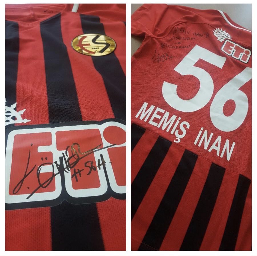 sirvanmem's tweet photo. ŞİRVAN’DA ES ES RÜZGARI

Tatilini memleketi Siirt’te geçirmek  gelen @Eskisehirspor’un yıldız oyuncusu İbrahim Halil Öner Şirvanlı öğrencilere Eskişehirspor’u aşıladı.

Öner, önceki gün Şirvan ilçemizde Kaymakamımız @memis_inan ’ın daveti üzerine öğrenciler ile bir araya geldi. https://t.co/xvbcfV0RAL