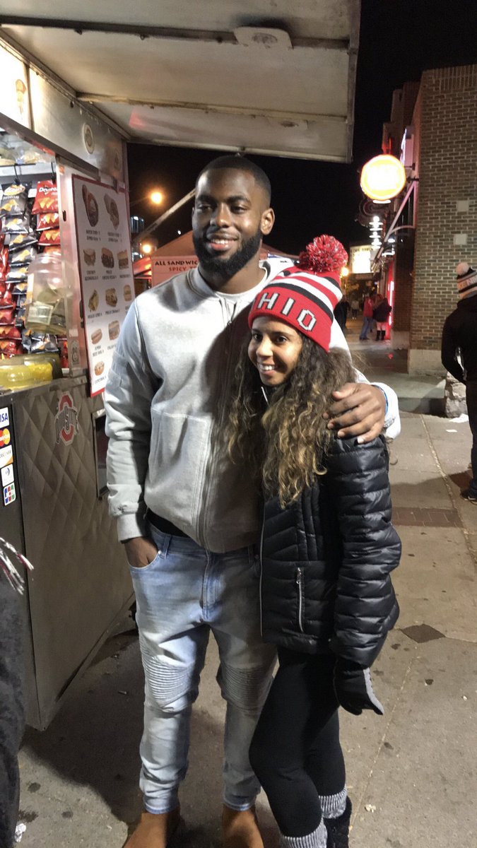 cpapas7's tweet photo. Happy Birthday to one of the most important people in my life, @thatonegirlamna! You are such an incredible friend that always lifts others up and inspires. You are so caring,hilarious,passionate,intelligent, and impactful! Bless you, and enjoy today!#GOBUCKS #HOOKEM 🤘🌰🎉💃🏽🇸🇩 https://t.co/bVKSsujs9U