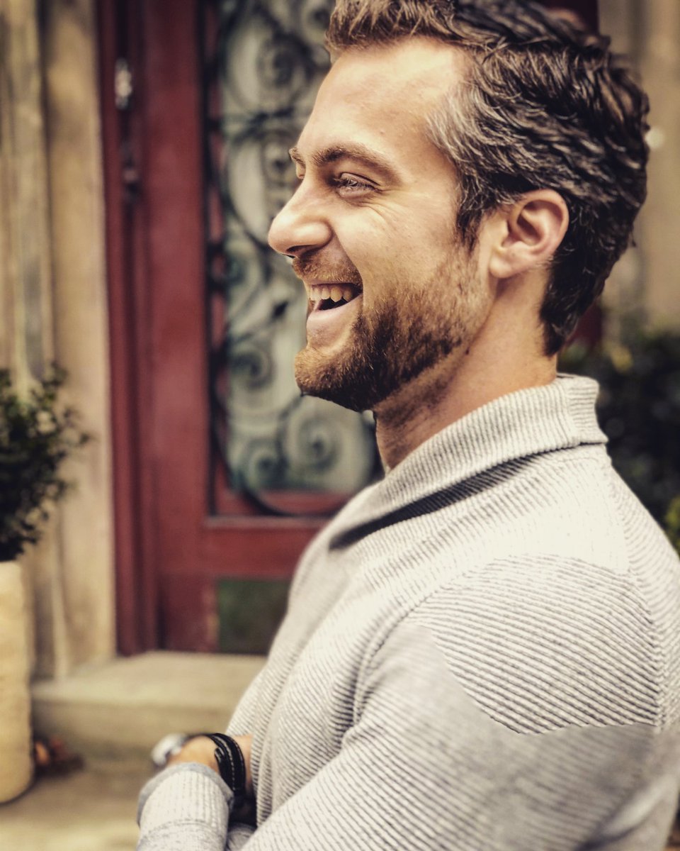 Martinbaritone's tweet image. Smiling into this new year!

#actor #singer #opera #musicaltheater #model #malemodel #grayhairdontcare