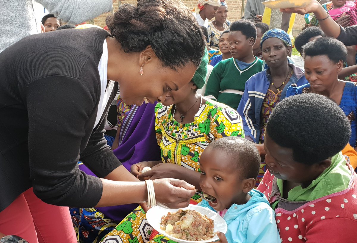 USAIDHingaWeze's tweet photo. Counting our 2018 first year gains to improve agriculture productivity and nutrition:
👉 200Ha of terraces constructed.
👉 30,000 farmers applied improved agriculture technologies or practices. 
👉2,500 kitchen gardens created.
👉80 MT (80,000 kg) of High Iron Beans harvested. https://t.co/1nQhCQpHtj