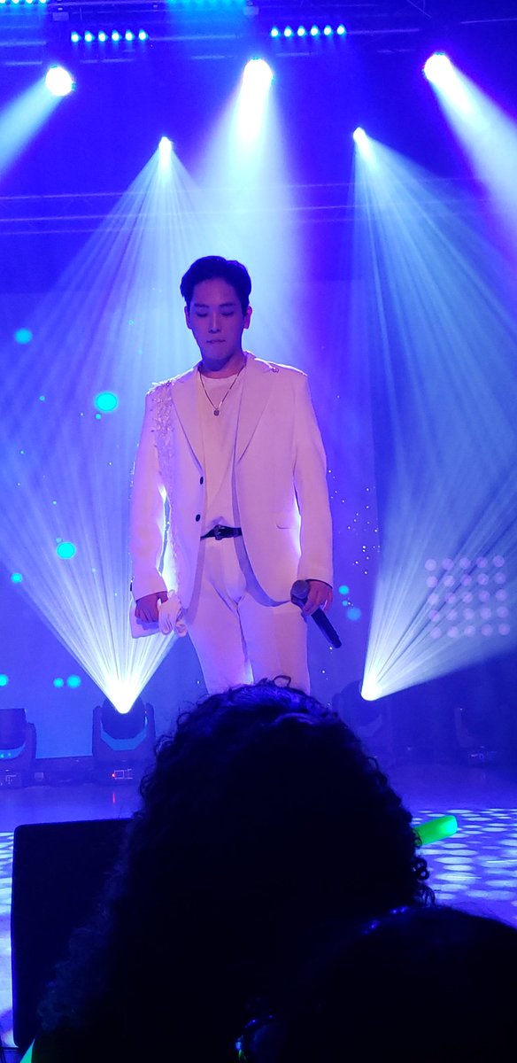 NajaSAKAii's tweet photo. Caught this beautiful man's piercing gaze looking straight at me 💚😲😤😎😁⚘
#BAPForeverTour #ForeverBAP #BAPinDALLAS #ForeverinDALLAS #BAPWORLDTOUR2018 #BAPWORLDTOUR
#Himchan #DAEHYUN #YOUNGJAE #Jongup #Zelo #BangYongguk #Yonguk #ChoiJunhong
#ForeverWithBAP #BAP #Kpop https://t.co/powMD2ByfW