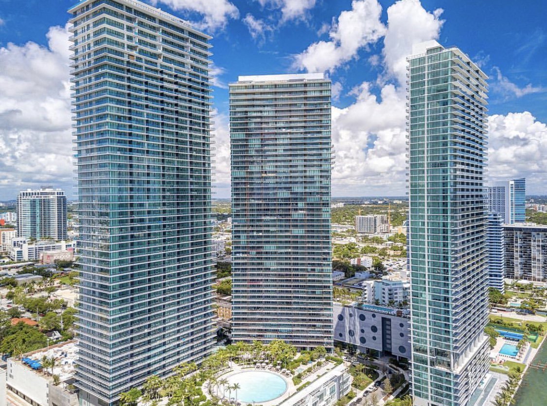 It’s a beautiful Sunday at the Paraiso District! ☀️|photo: <a href="/elementimage/">Federico Pietrangeli🤝</a>