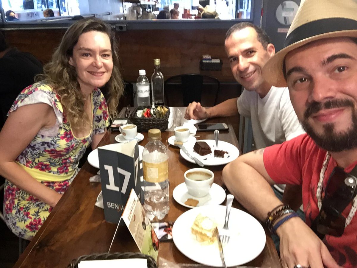 Majoyslei's tweet photo. Sempre sou mais a qualidade que quantidade. Muito carinho por esse grupo #twittersrun . https://t.co/z23pMBb7ty