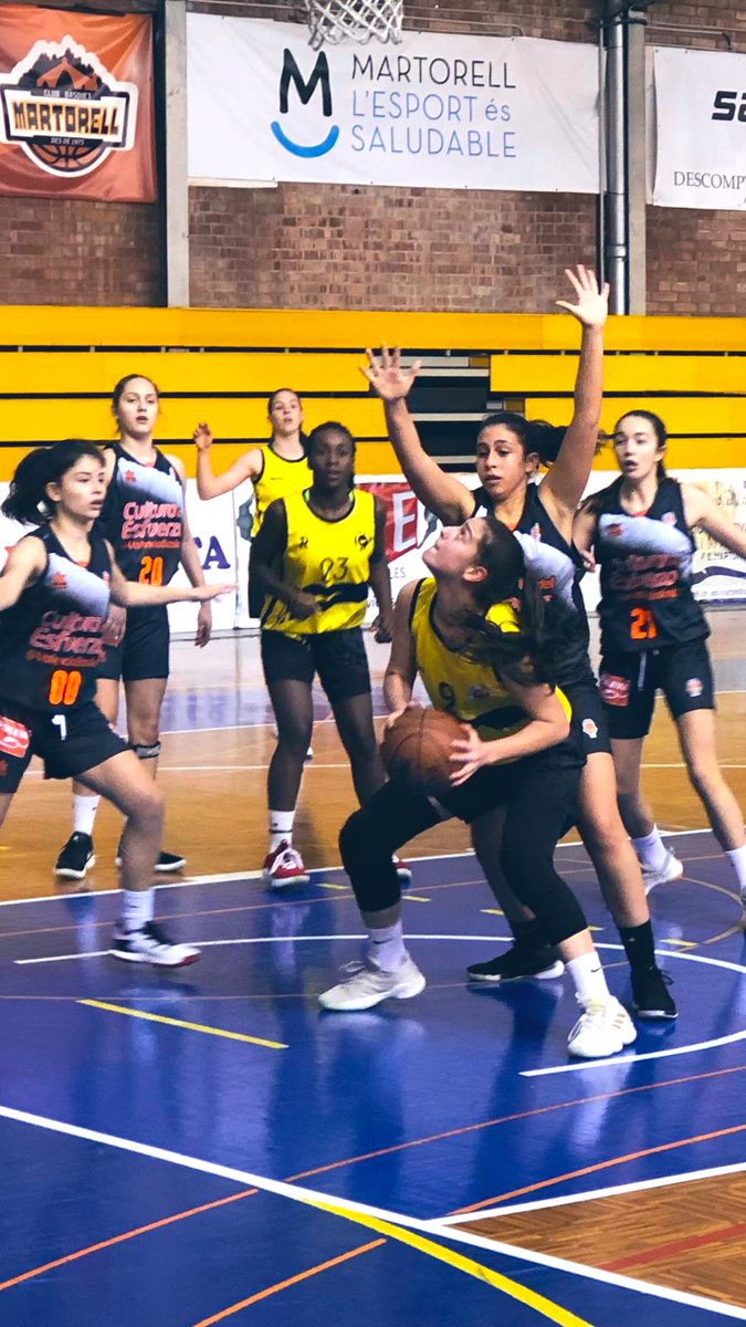 ASRBasketAlmeda's tweet photo. Gran partit davant un excel·lent equip!! 

Segueix el treball incansable i les ganes de crèixer d’aquest grup!!

🏆Torneig #ViladeMartorell (Final)
🏀 @valenciabasket 43 - #CF2ALM 68

Felicitats Carla M., pel reconeixement com a MVP del torneig!!

#adnAlmeda https://t.co/jScRPJTCwb